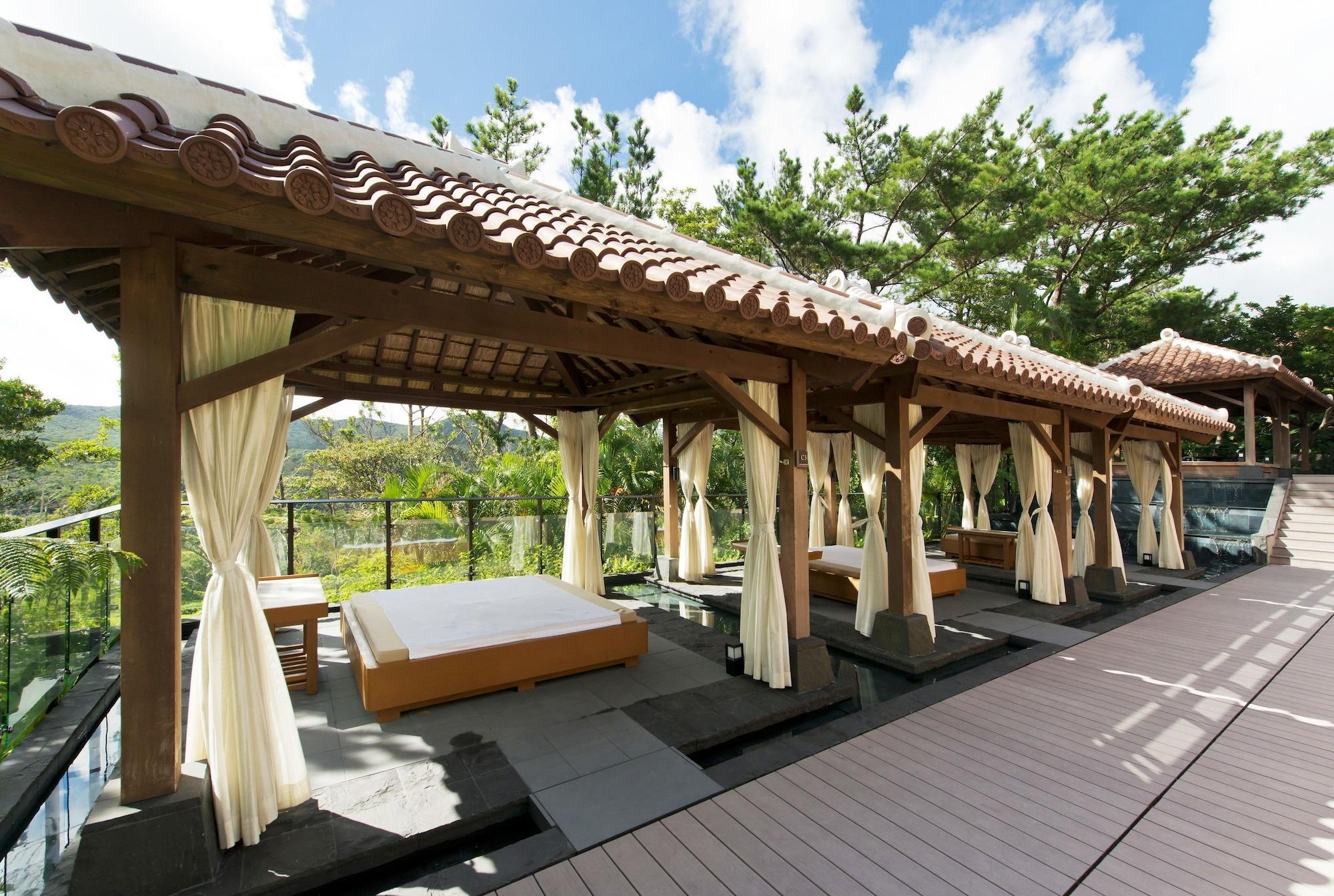 The Ritz-Carlton Okinawa Hotel Nago Exterior photo