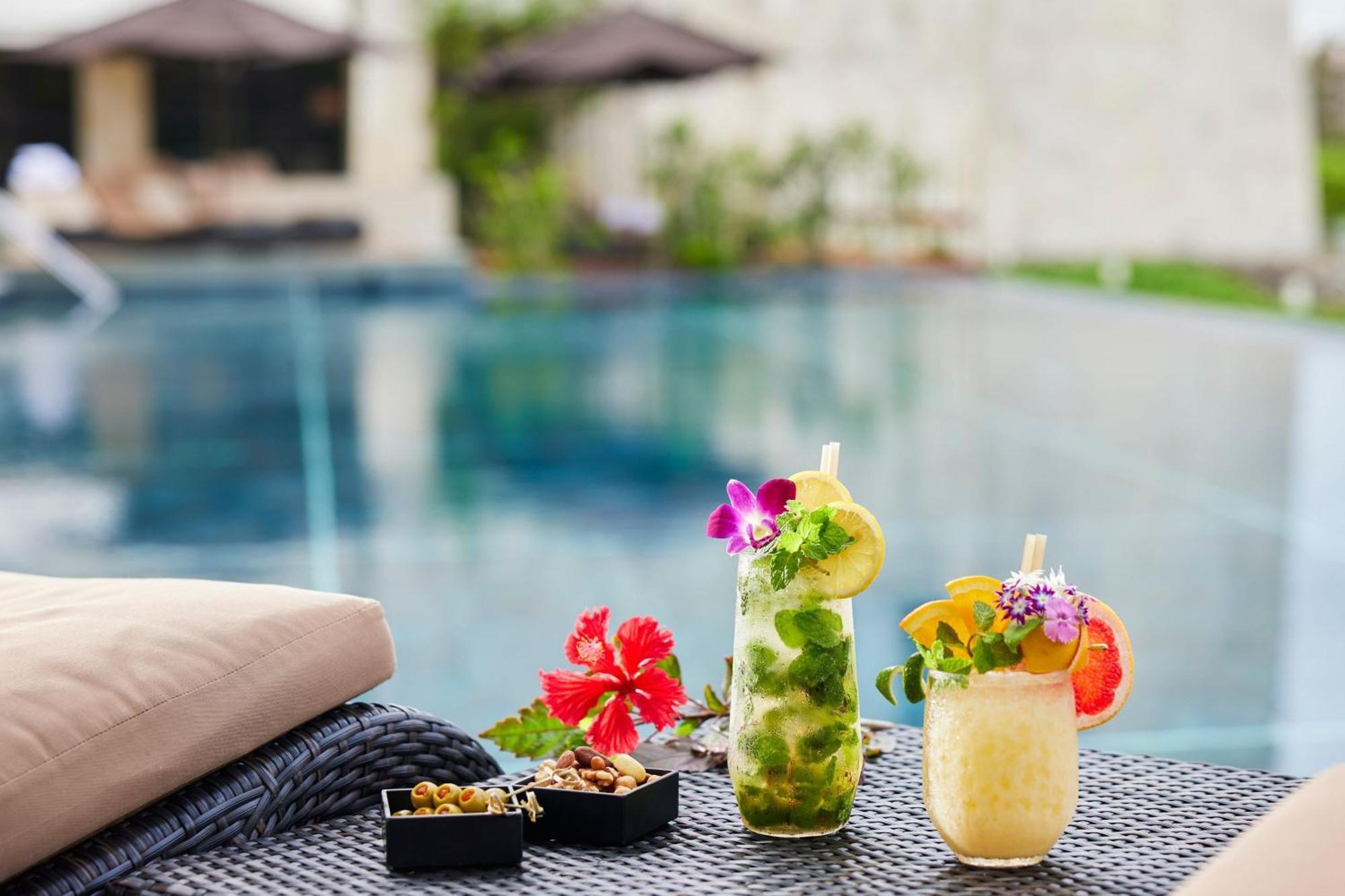 The Ritz-Carlton Okinawa Hotel Nago Exterior photo